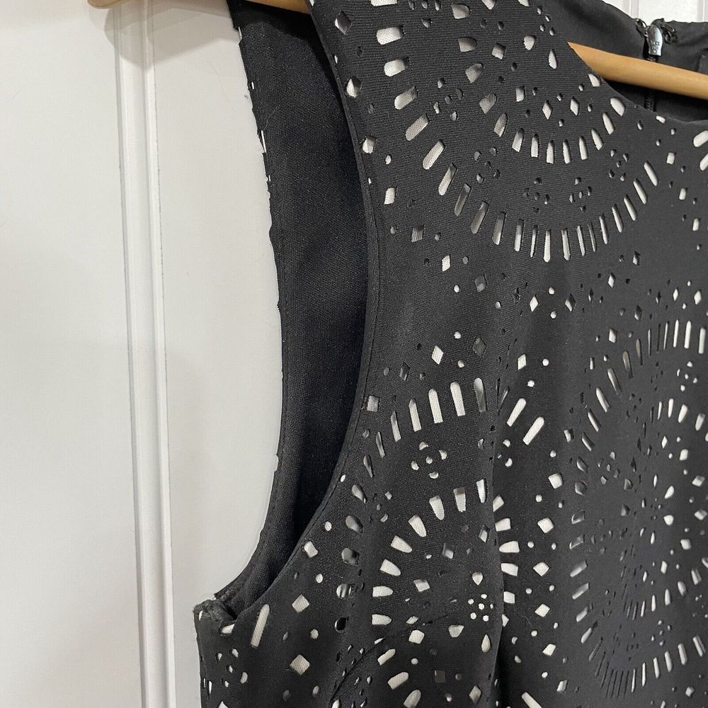 White House Black Market Dress 8 Black Cut Outs Over White Sheath Knee Length - Picture 4 of 9